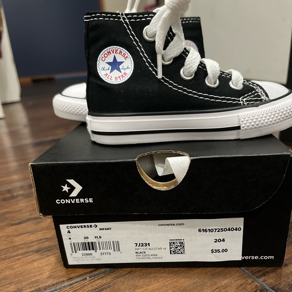Infant Converse sneakers - BRAND NEW - never worn!!! - Picture 2 of 6